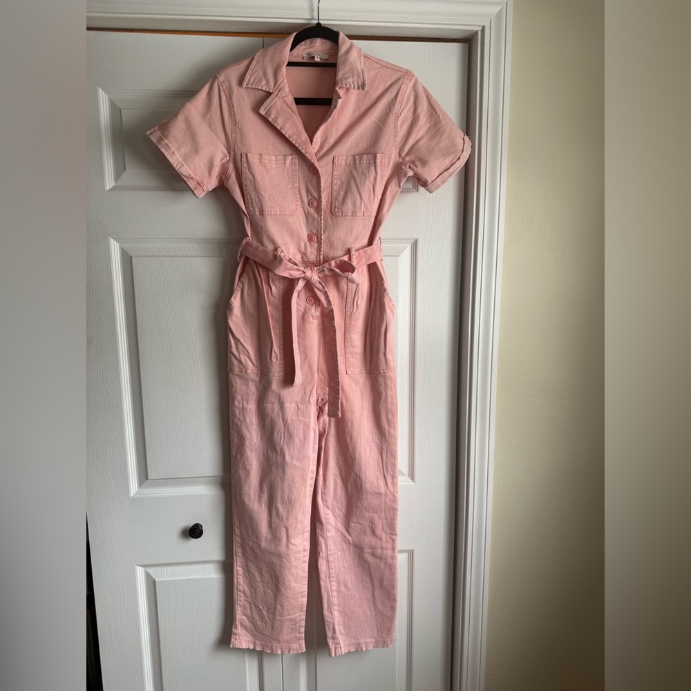 Skies Are Blue Light Pink Cotton Jumpsuit
97% Cotton 3% Spandex